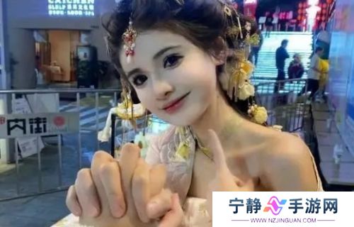 狗头萝莉发布澄清视频，解释大家热议话题，称自己想努力做个好人