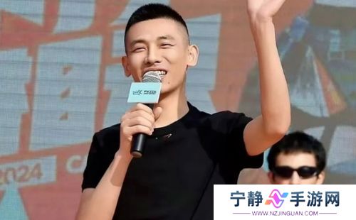 旭旭宝宝房管离职单干创业，时隔多年终于想开，直言：还是在宝哥这好