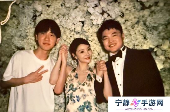 Uzi给老婆补办豪华婚礼，减肥后穿衣更加帅气，网友：真羡慕了