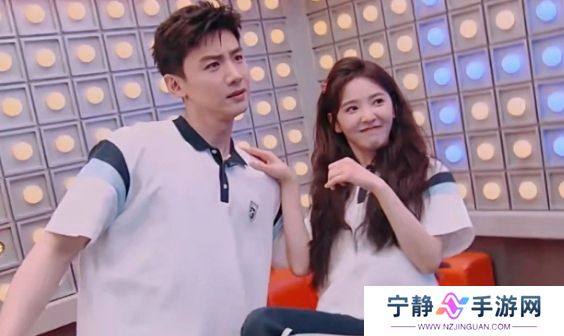 白敬亭章若楠做客《你好，星期六》，双人舞CP感太强，甜蜜氛围拉满