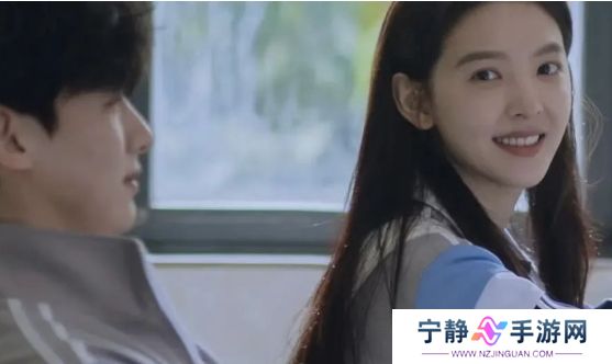 《难哄》桑延好身材藏不住，八块腹肌太吸睛，难怪温以凡能两情相悦