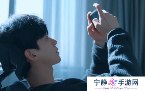 《难哄》温以凡被嫌弃吻技差，苦练接吻样子逗笑桑延，太可爱了